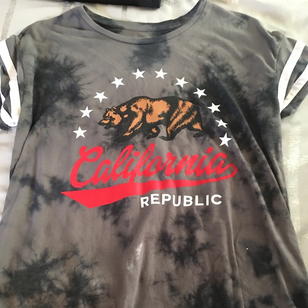 CA republic tee